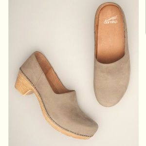 Dansko Sz:38 Taupe Marisol Milled Nubuck Clogs, like NEW! (GREAT Condition)